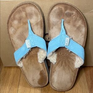 Vintage UGG Authentic Flip Flop Women Size 7. Color Teal.